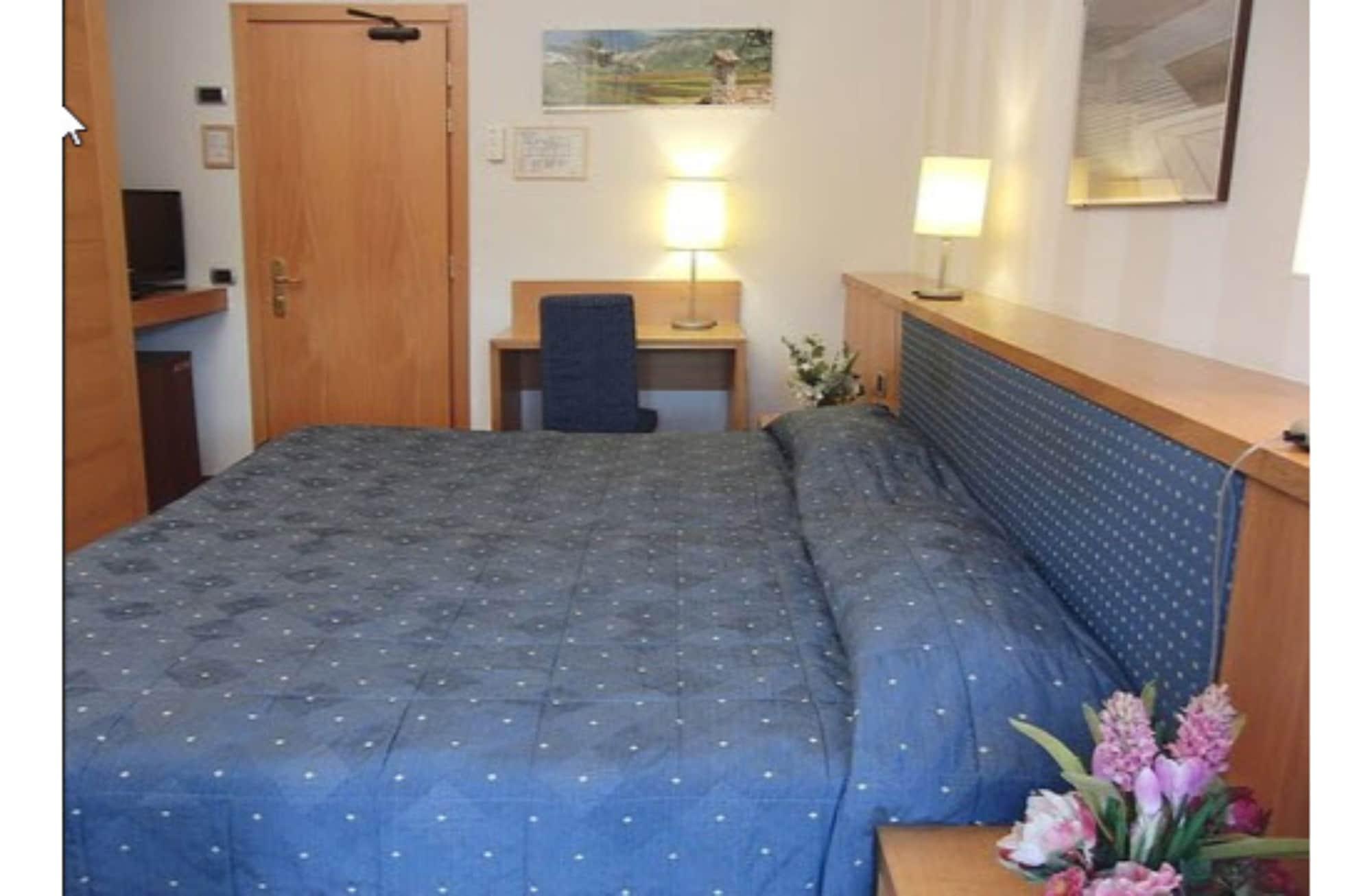 ספולטו Hotel Clarici מראה חיצוני תמונה
