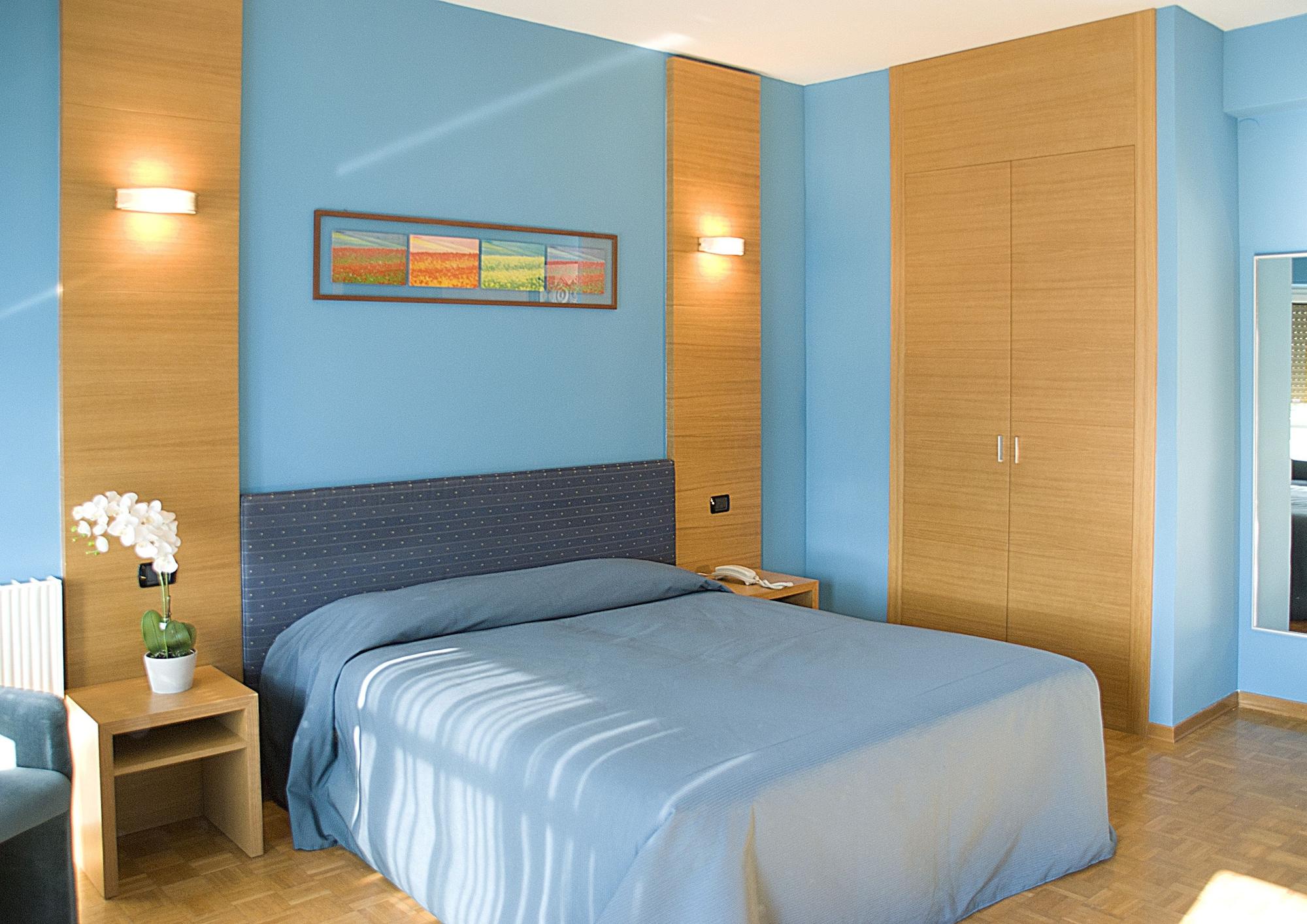 ספולטו Hotel Clarici מראה חיצוני תמונה